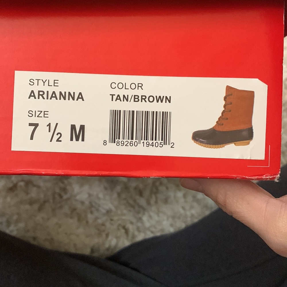 The Original Duck Boot | Size: 7.5 - image 7